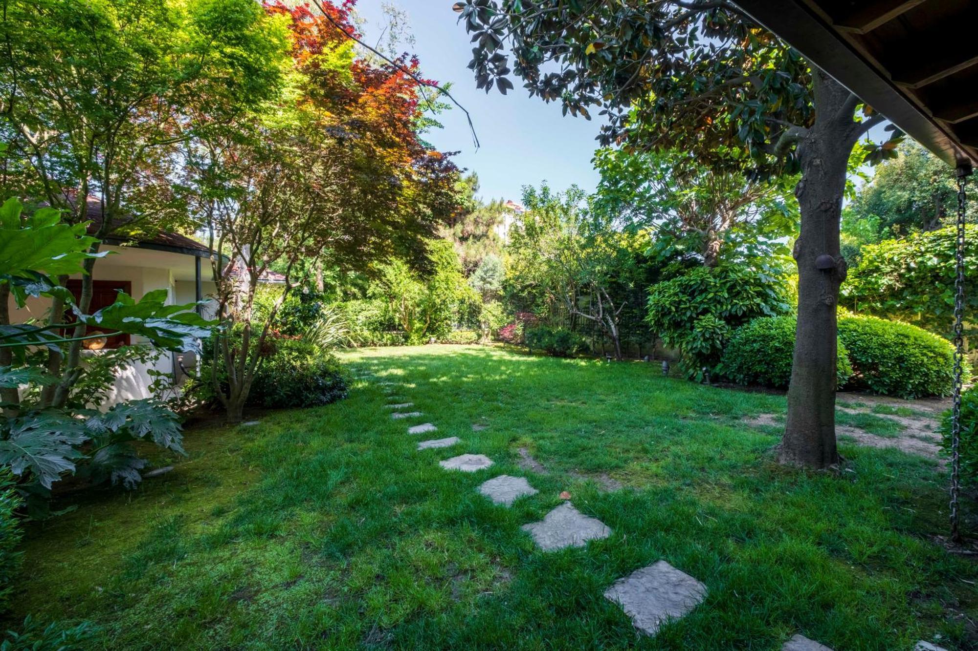 Homie - A Majestic 4 Bedroom Boasting A Private Garden And Terrace In Levent #83