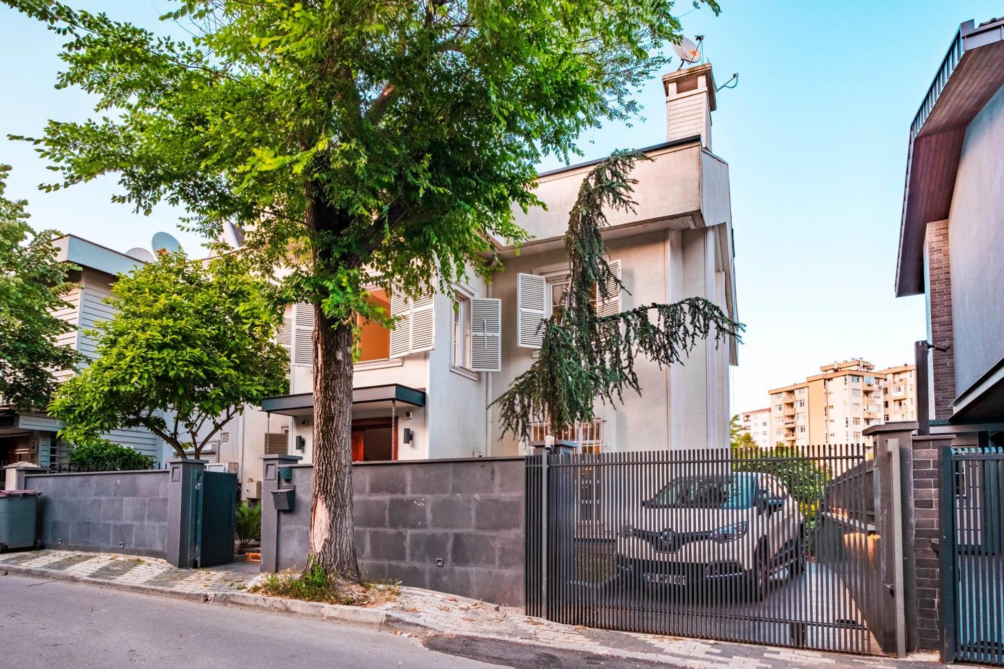 Daire Homie - A Majestic 4 Bedroom Boasting A Private Garden And Terrace In Levent #83 *
